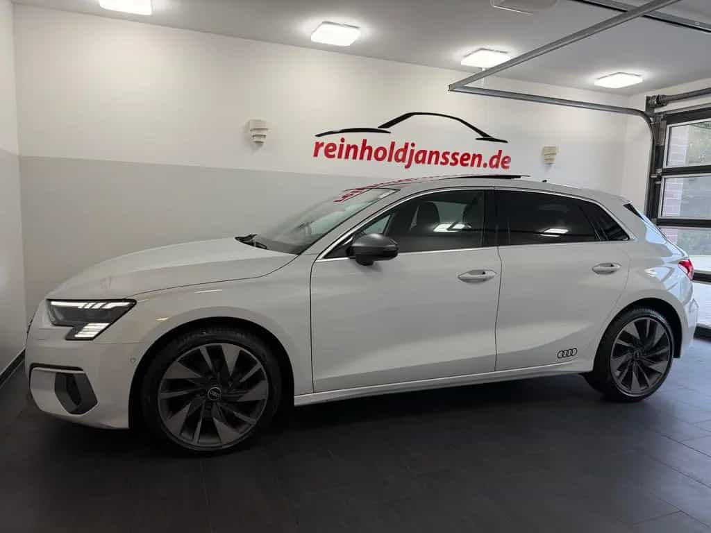 Audi A3 35 TDI ed. one ACC HUD S line Matrix Pano B&O 10/2020-photo-2