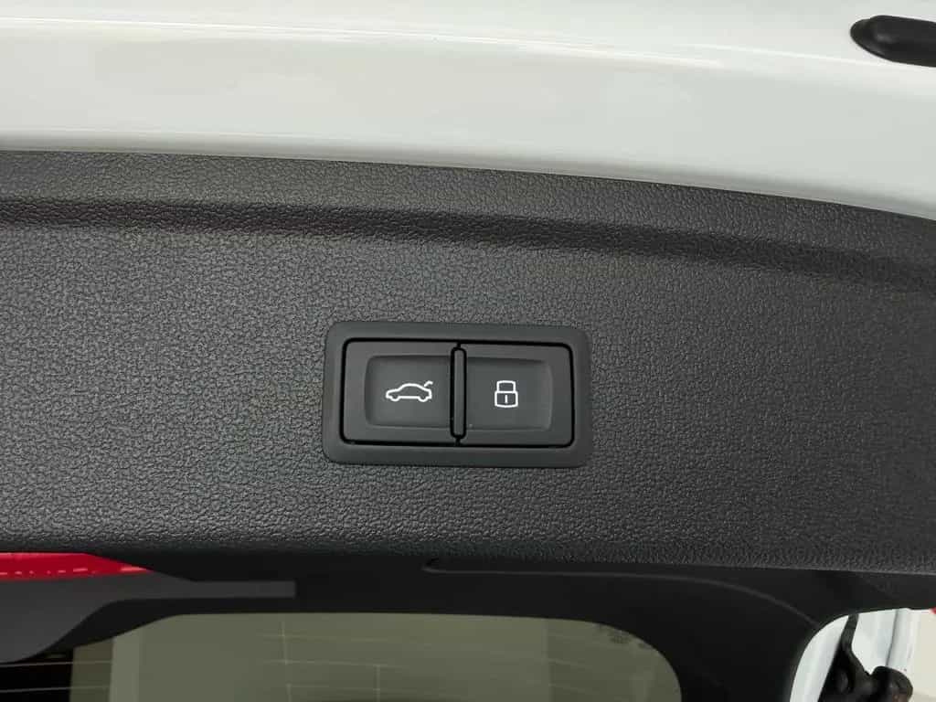 Audi A3 35 TDI ed. one ACC HUD S line Matrix Pano B&O 10/2020-photo-26