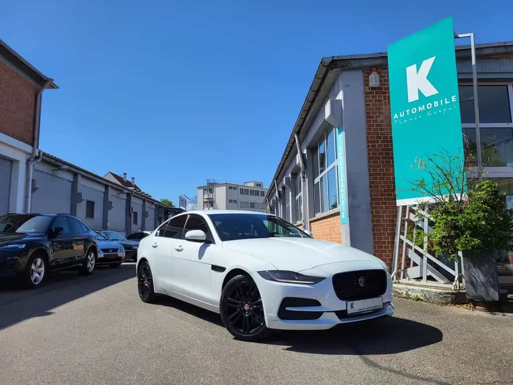 Jaguar XE D 200 SE AWD *Black Pack*1.Hand* 02/2023-photo-1