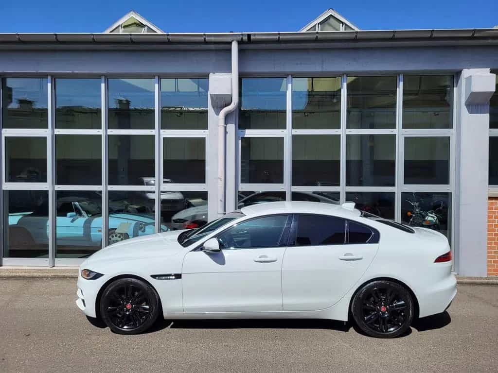Jaguar XE D 200 SE AWD *Black Pack*1.Hand* 02/2023-photo-10