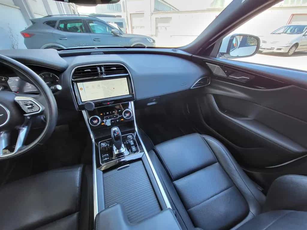 Jaguar XE D 200 SE AWD *Black Pack*1.Hand* 02/2023-photo-22