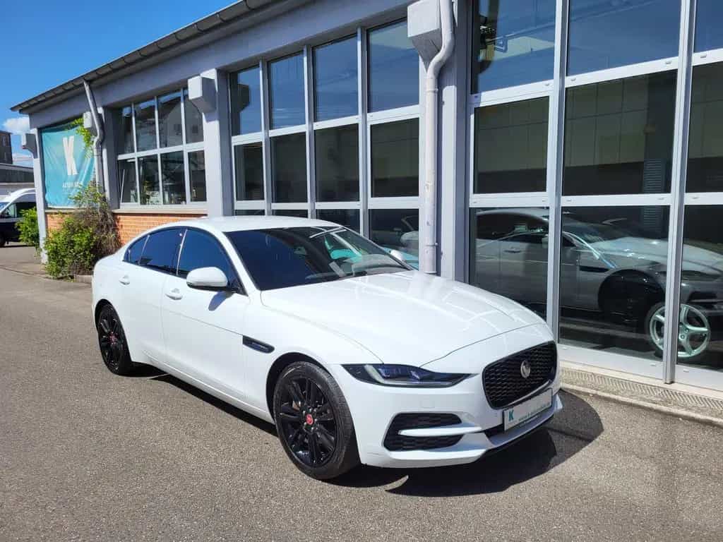 Jaguar XE D 200 SE AWD *Black Pack*1.Hand* 02/2023-photo-3