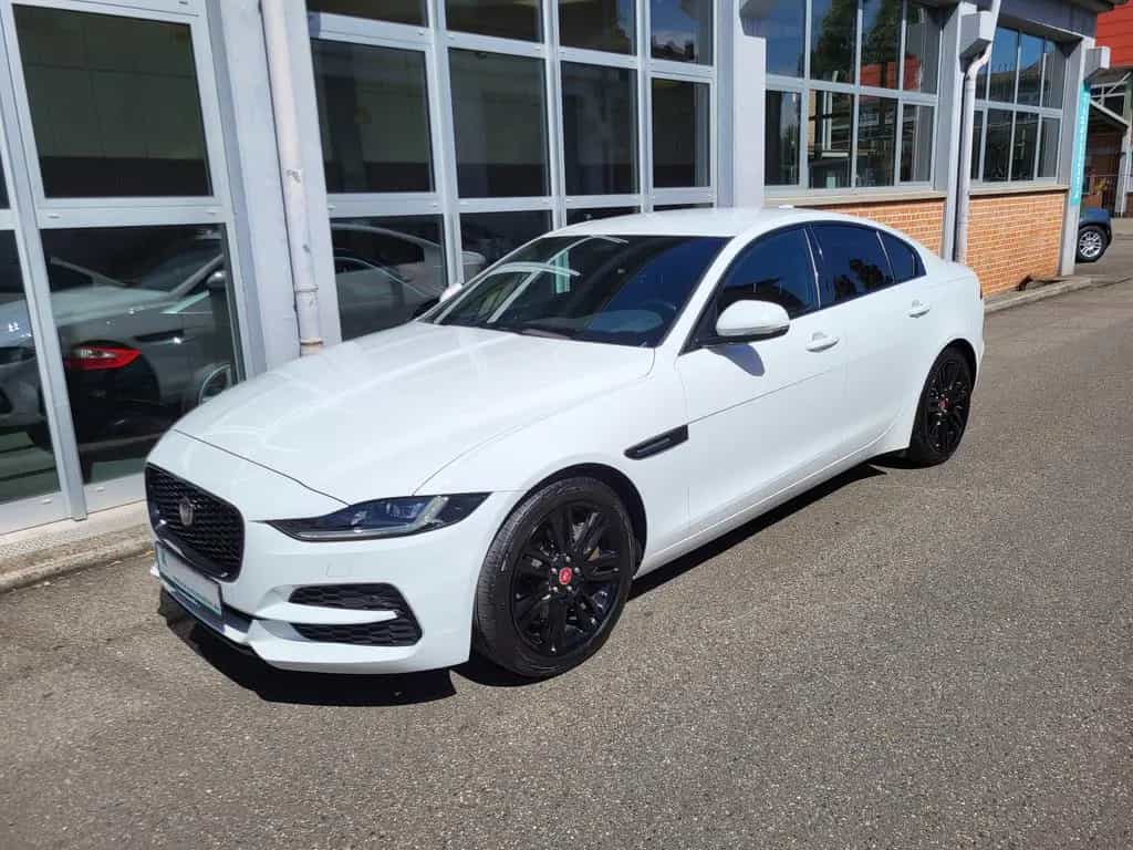 Jaguar XE D 200 SE AWD *Black Pack*1.Hand* 02/2023-photo-9