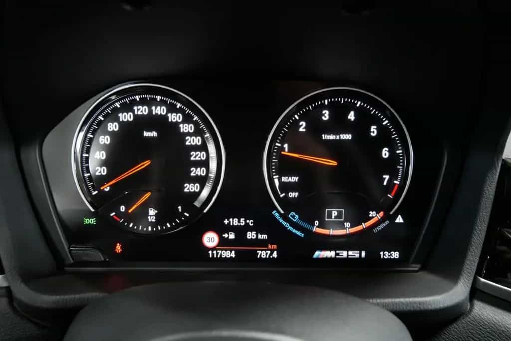 BMW X2 xDrive M35i PANO HuD Navi+ DAB LED 05/2021-photo-23