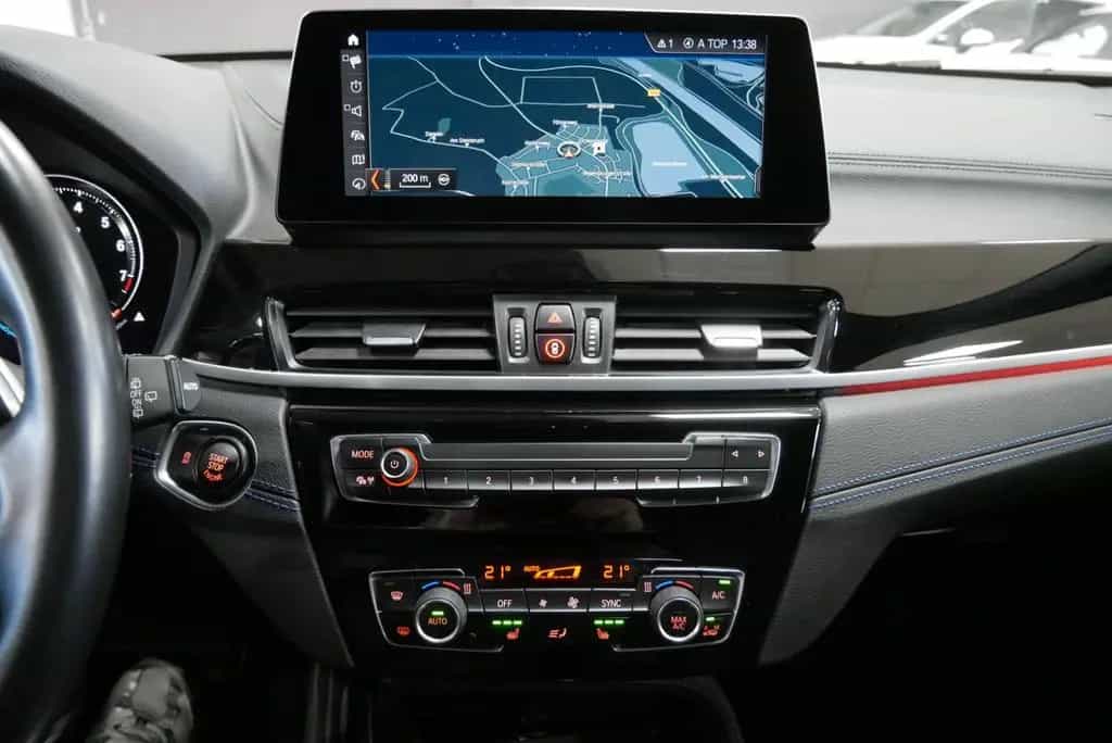 BMW X2 xDrive M35i PANO HuD Navi+ DAB LED 05/2021-photo-27