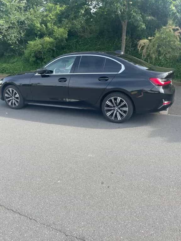 BMW 320 i xDrive Automatic - 09/2018-photo-0