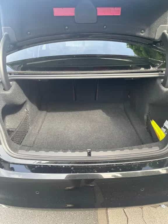 BMW 320 i xDrive Automatic - 09/2018-photo-2