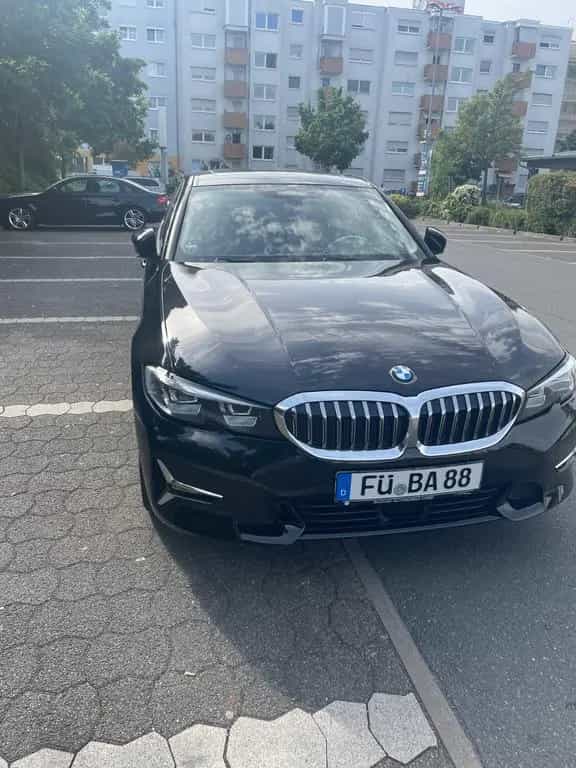 BMW 320 i xDrive Automatic - 09/2018-photo-5