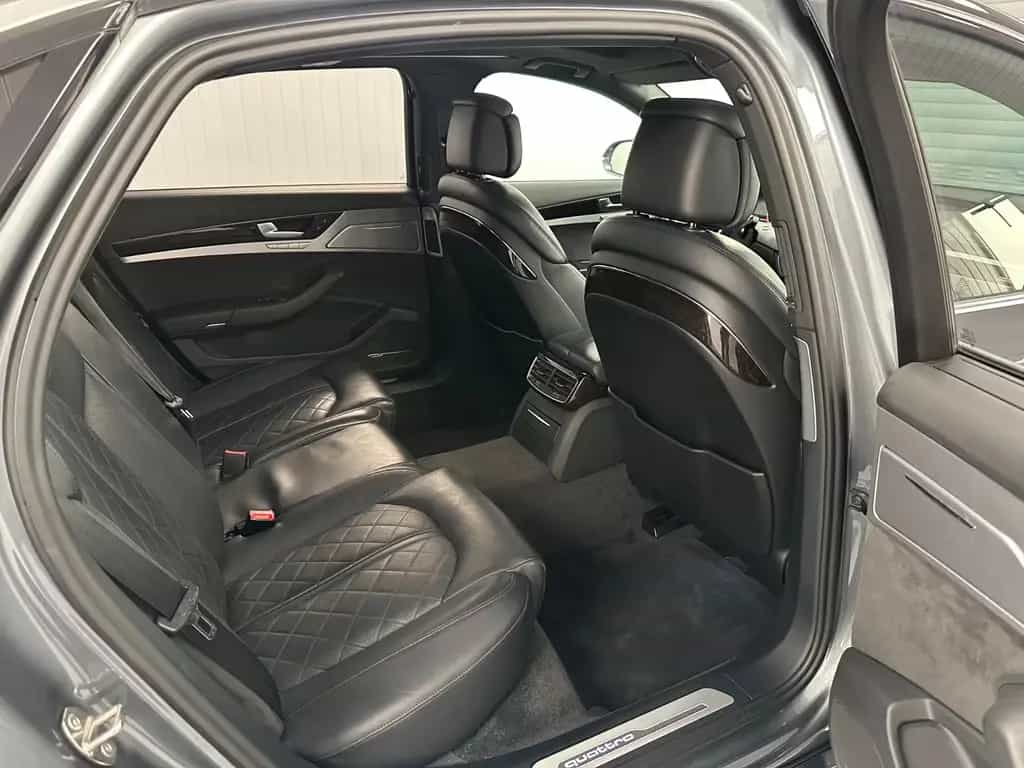Audi A8 3.0 TDI L QUATTRO 1.HAND PANO BOSE 360° 10/2017-photo-24