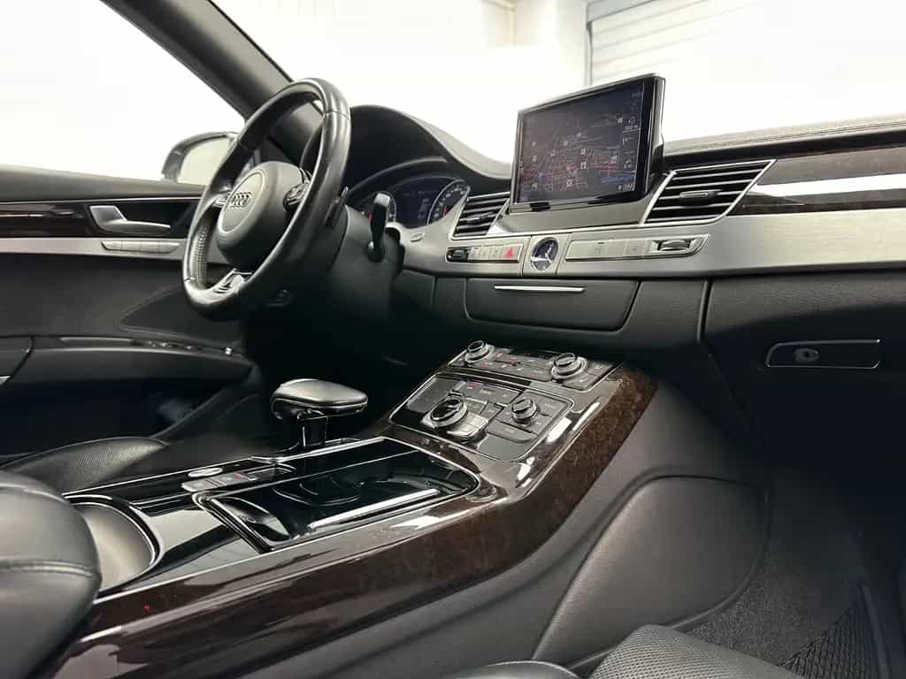 Audi A8 3.0 TDI L QUATTRO 1.HAND PANO BOSE 360° 10/2017-photo-29