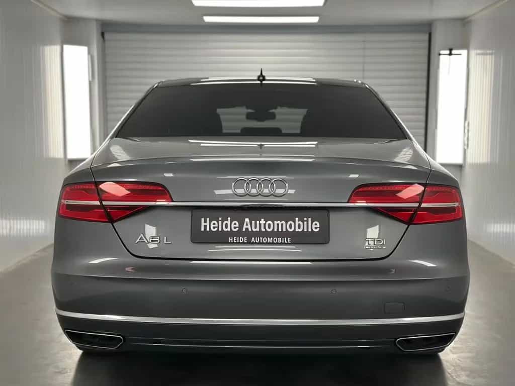 Audi A8 3.0 TDI L QUATTRO 1.HAND PANO BOSE 360° 10/2017-photo-3