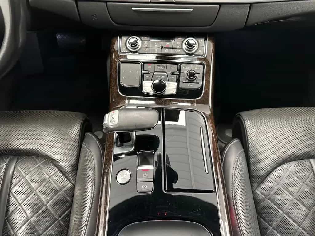 Audi A8 3.0 TDI L QUATTRO 1.HAND PANO BOSE 360° 10/2017-photo-30