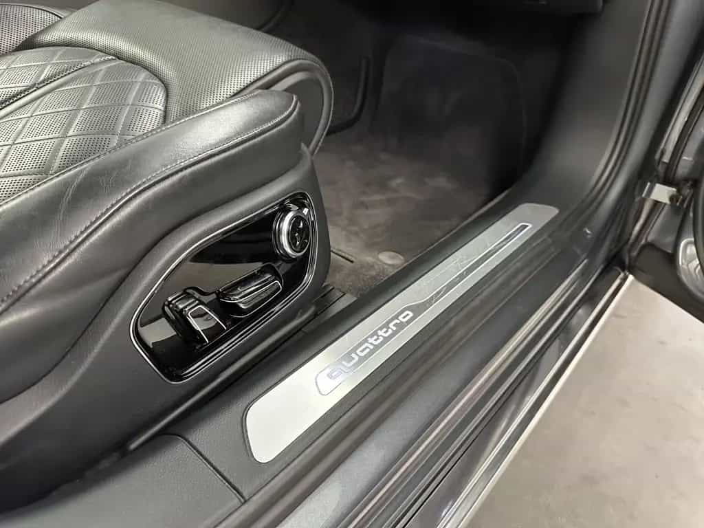 Audi A8 3.0 TDI L QUATTRO 1.HAND PANO BOSE 360° 10/2017-photo-33