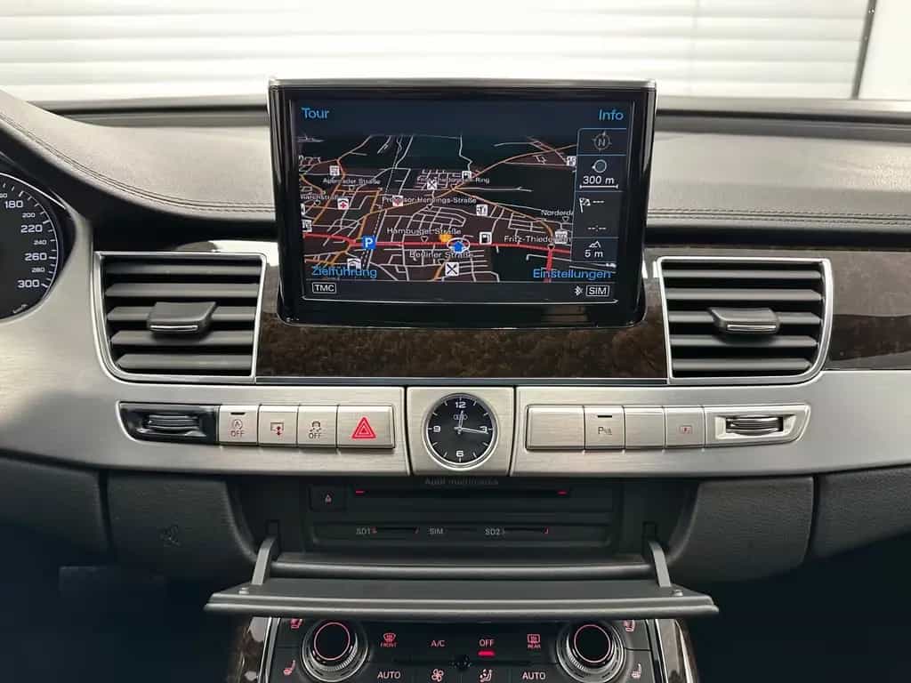 Audi A8 3.0 TDI L QUATTRO 1.HAND PANO BOSE 360° 10/2017-photo-43