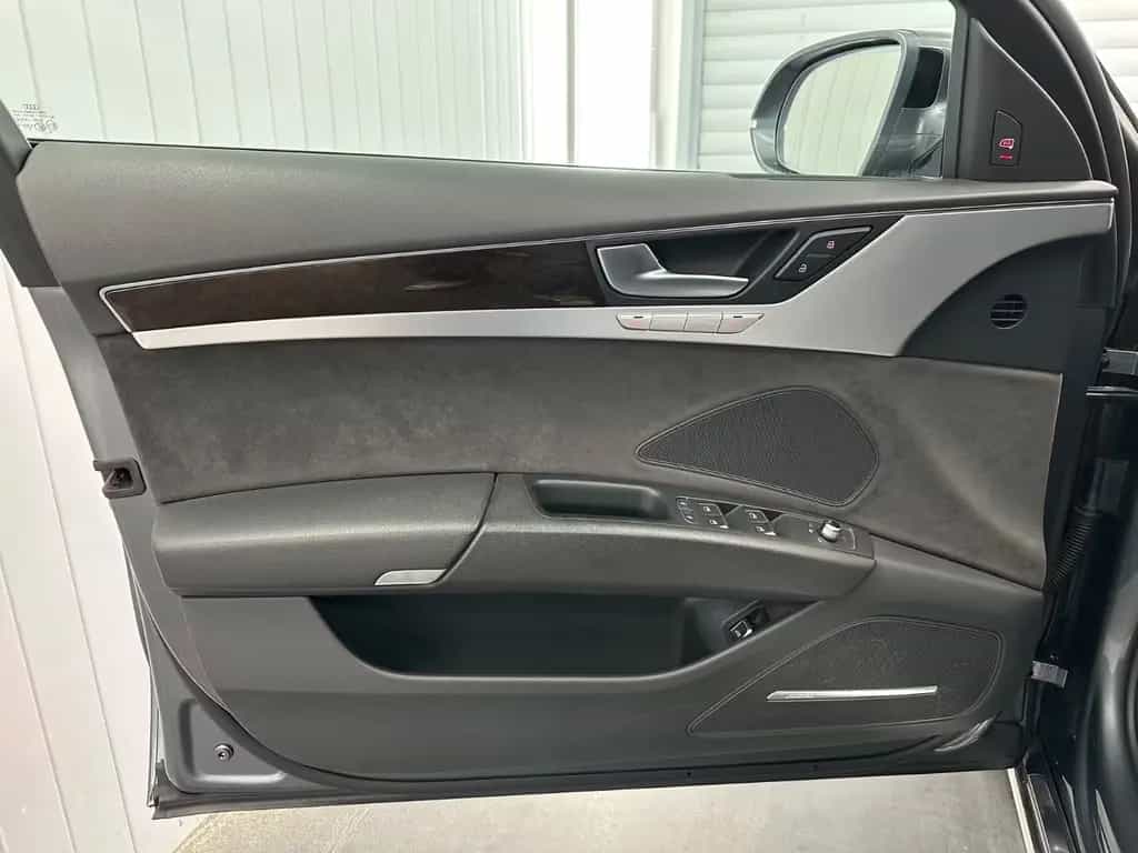 Audi A8 3.0 TDI L QUATTRO 1.HAND PANO BOSE 360° 10/2017-photo-44