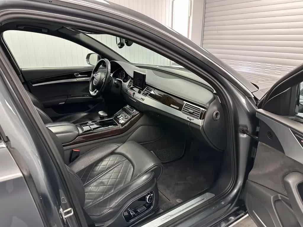 Audi A8 3.0 TDI L QUATTRO 1.HAND PANO BOSE 360° 10/2017-photo-46