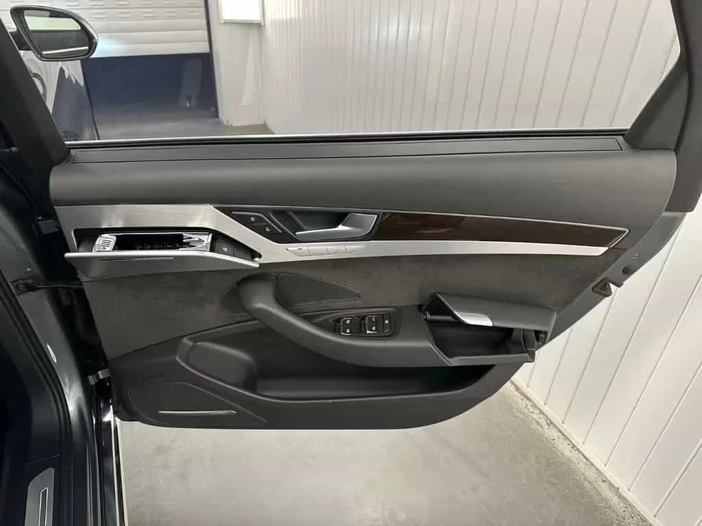 Audi A8 3.0 TDI L QUATTRO 1.HAND PANO BOSE 360° 10/2017-photo-48