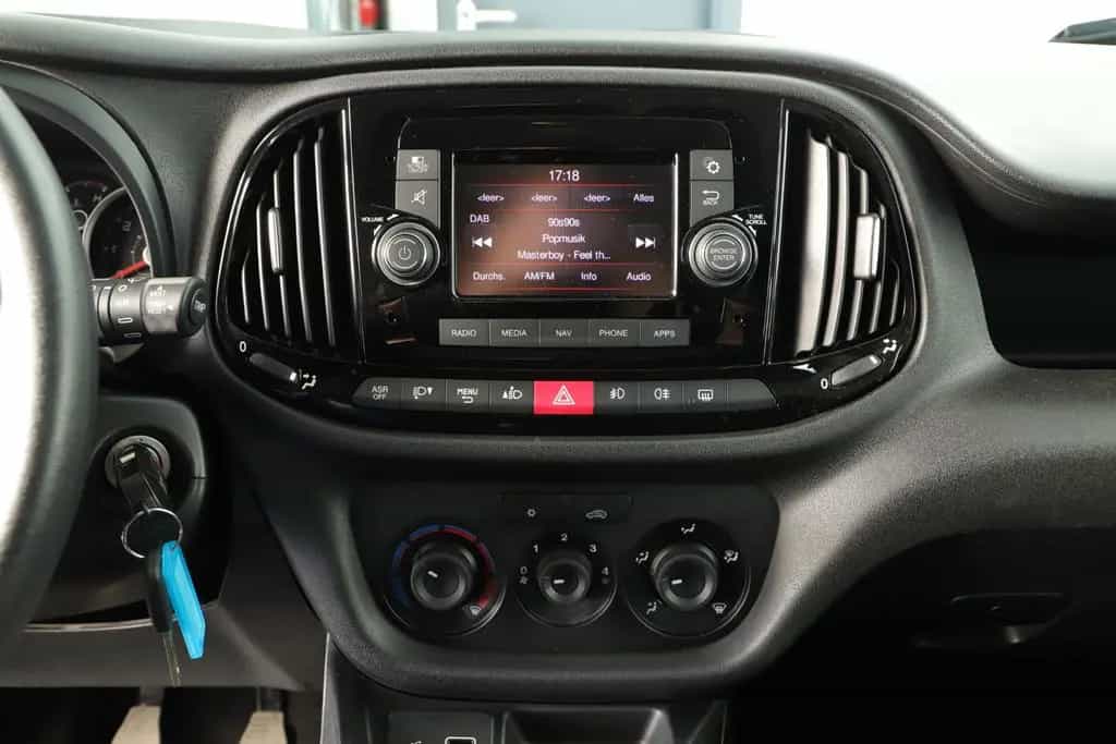 Fiat Doblo 1.4 T-Jet 16V Lounge KD+TÜV NEU SELTE 11/2019-photo-17