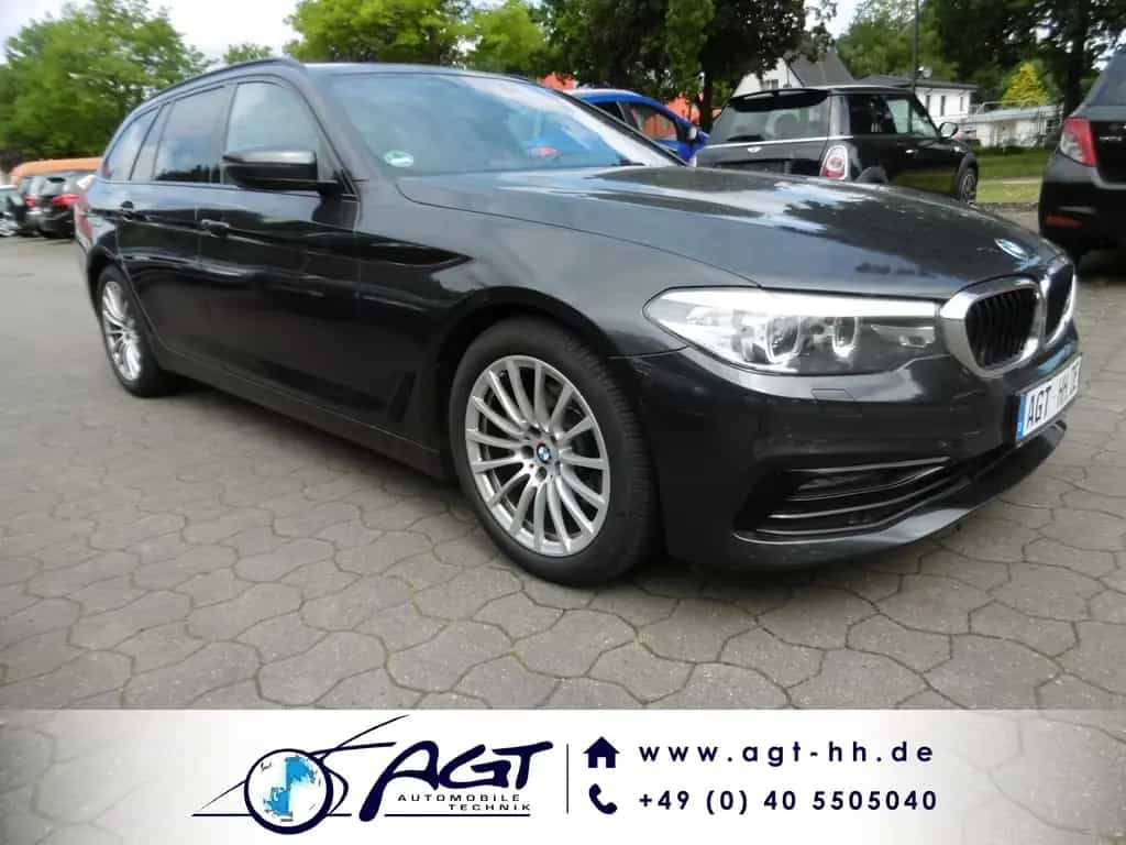 BMW 520 dA Touring Sport Line HUD LED Leder Nav Pano 06/2019-photo-0