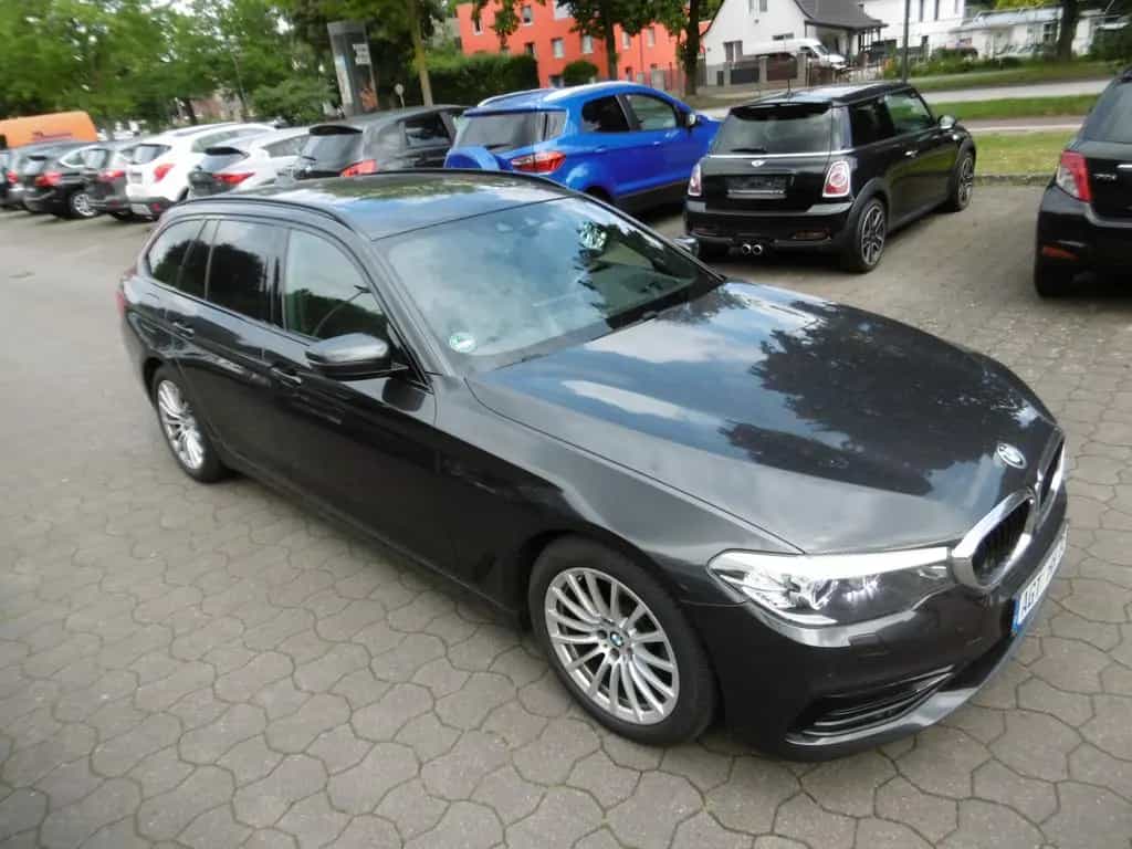 BMW 520 dA Touring Sport Line HUD LED Leder Nav Pano 06/2019-photo-14