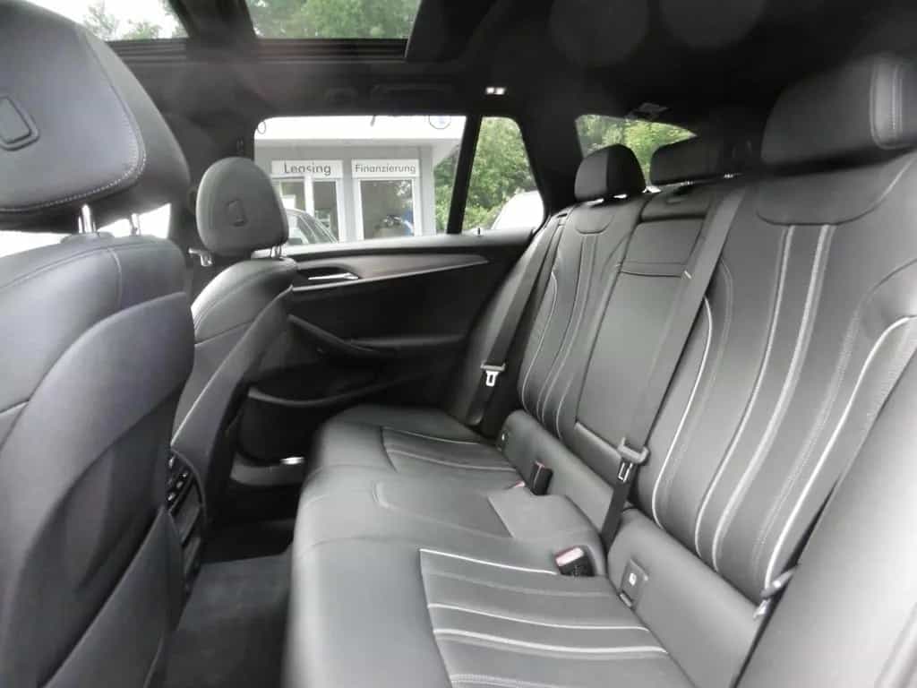 BMW 520 dA Touring Sport Line HUD LED Leder Nav Pano 06/2019-photo-3