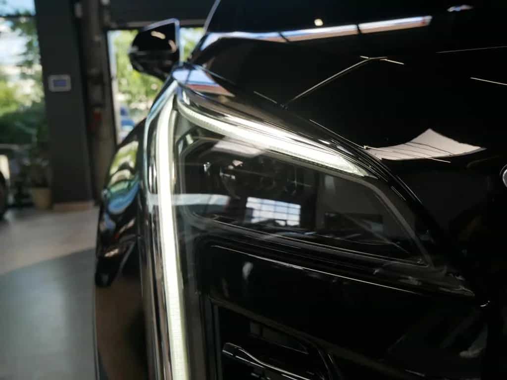 Cadillac XT4 Turbo Premium Luxury AWD Leder Pano Kamera 07/2022-photo-12