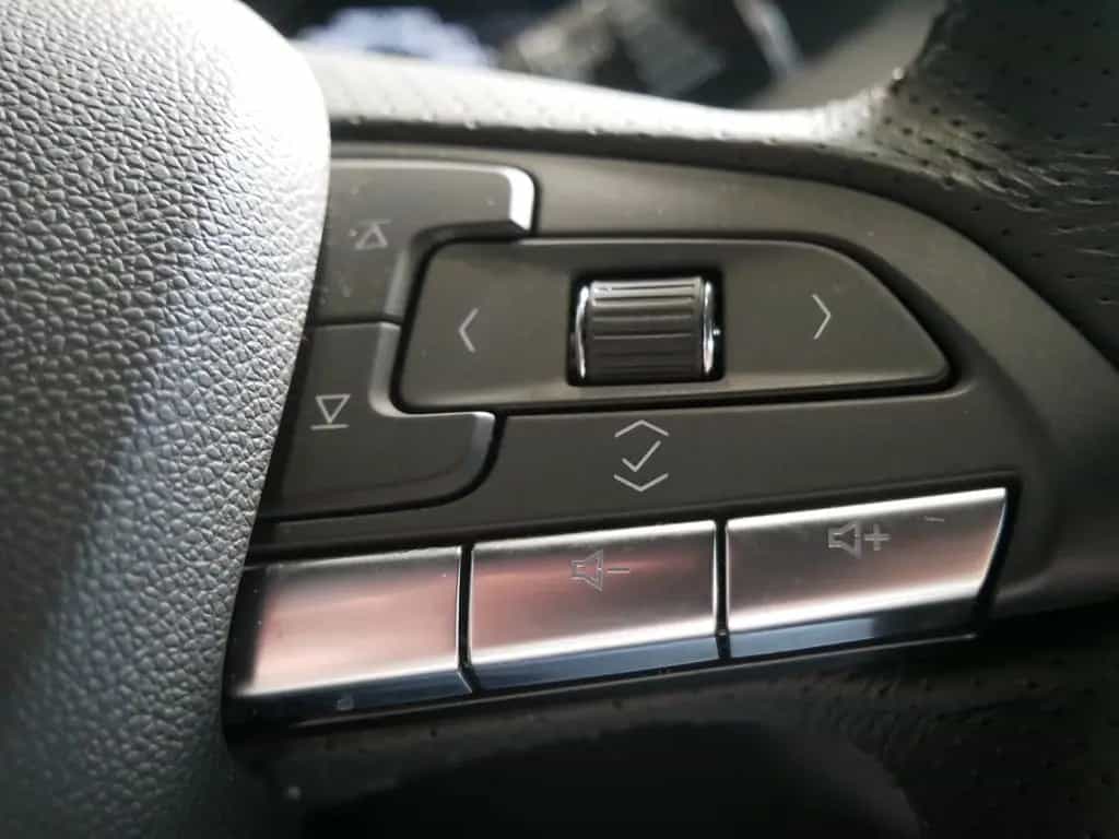 Cadillac XT4 Turbo Premium Luxury AWD Leder Pano Kamera 07/2022-photo-25