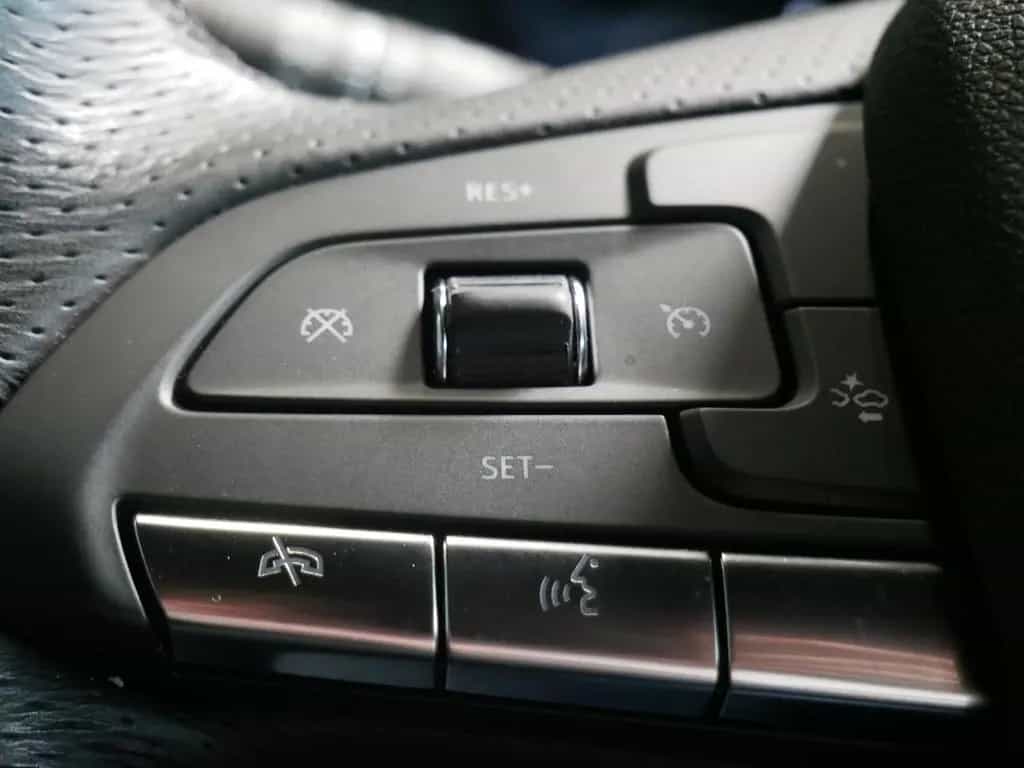 Cadillac XT4 Turbo Premium Luxury AWD Leder Pano Kamera 07/2022-photo-26