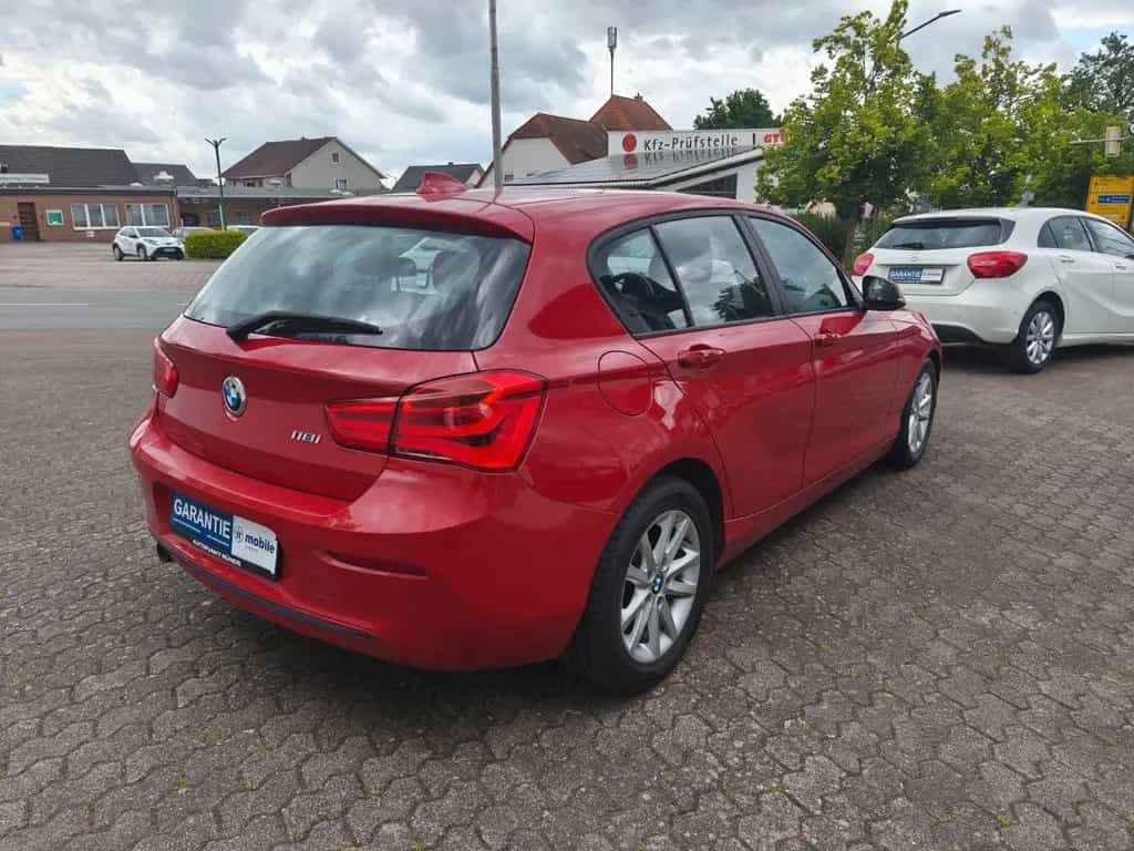 BMW 118 i Sport Line *LED*SHZ*PDC*Tempomat*8Fach* 09/2019-photo-3