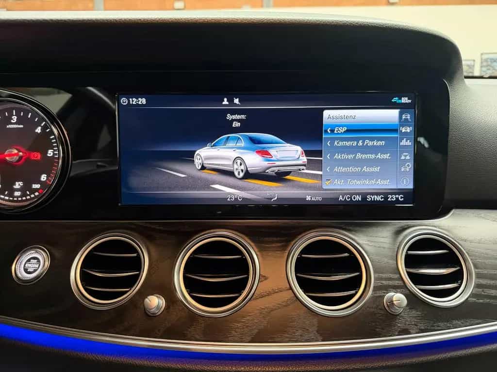 Mercedes-Benz E 220 d 9G-TRONIC Avantgarde LED/ASSIST+/194PS 12/2018-photo-17