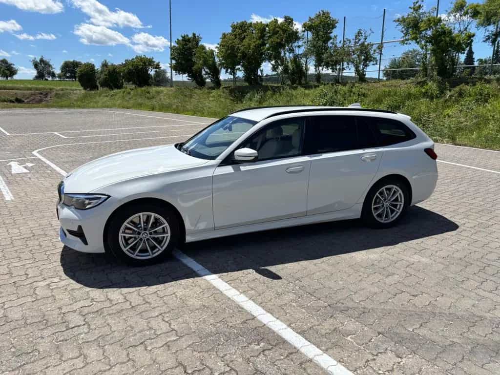 BMW 330 d xDrive Touring Advantage Automatic Adva... 10/2019-photo-1