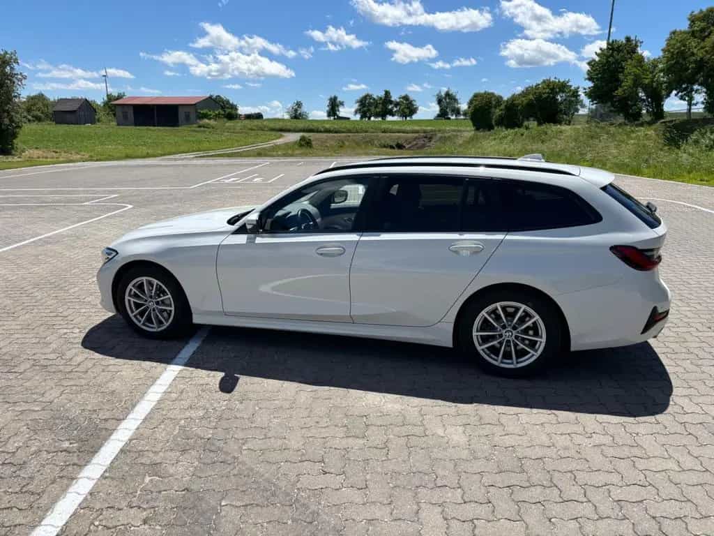 BMW 330 d xDrive Touring Advantage Automatic Adva... 10/2019-photo-2