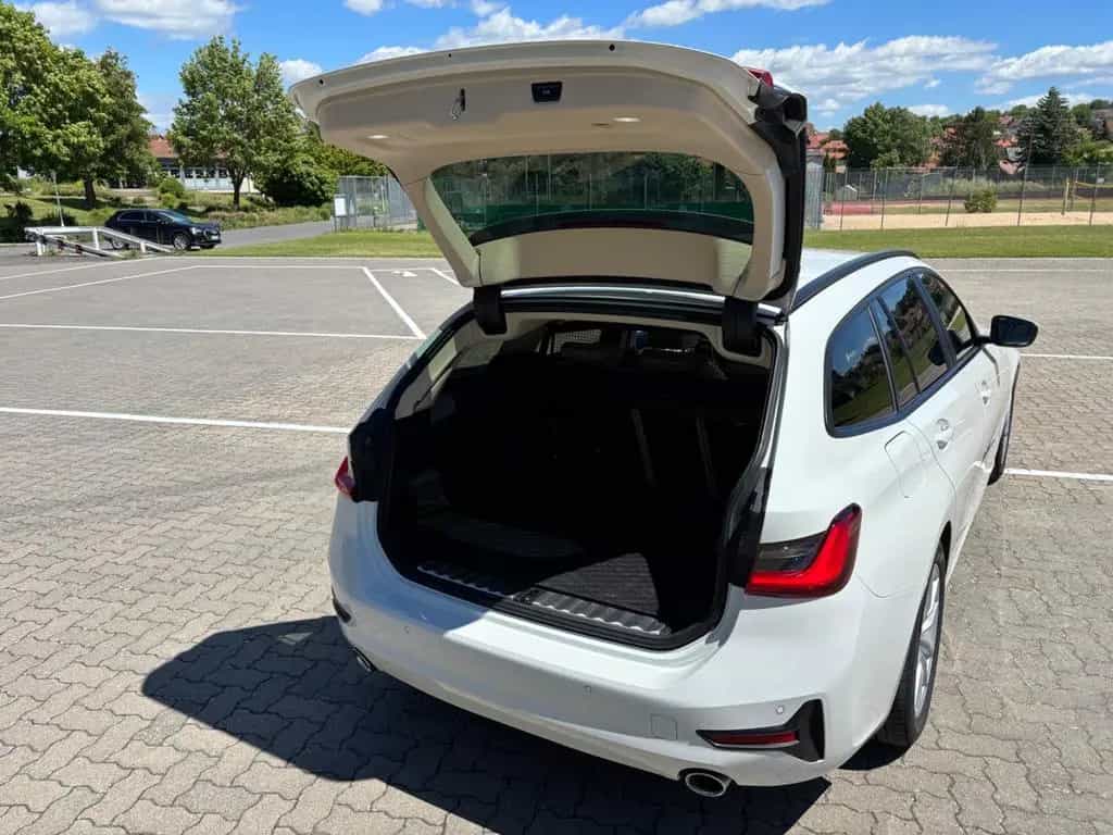 BMW 330 d xDrive Touring Advantage Automatic Adva... 10/2019-photo-5