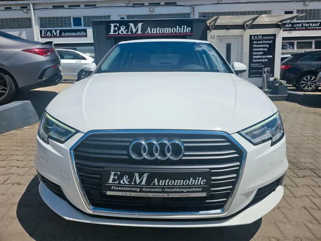 Audi A3 Sportback Automatik*NAVI*XENON*PDC*SHZ* 01/2018-photo-3