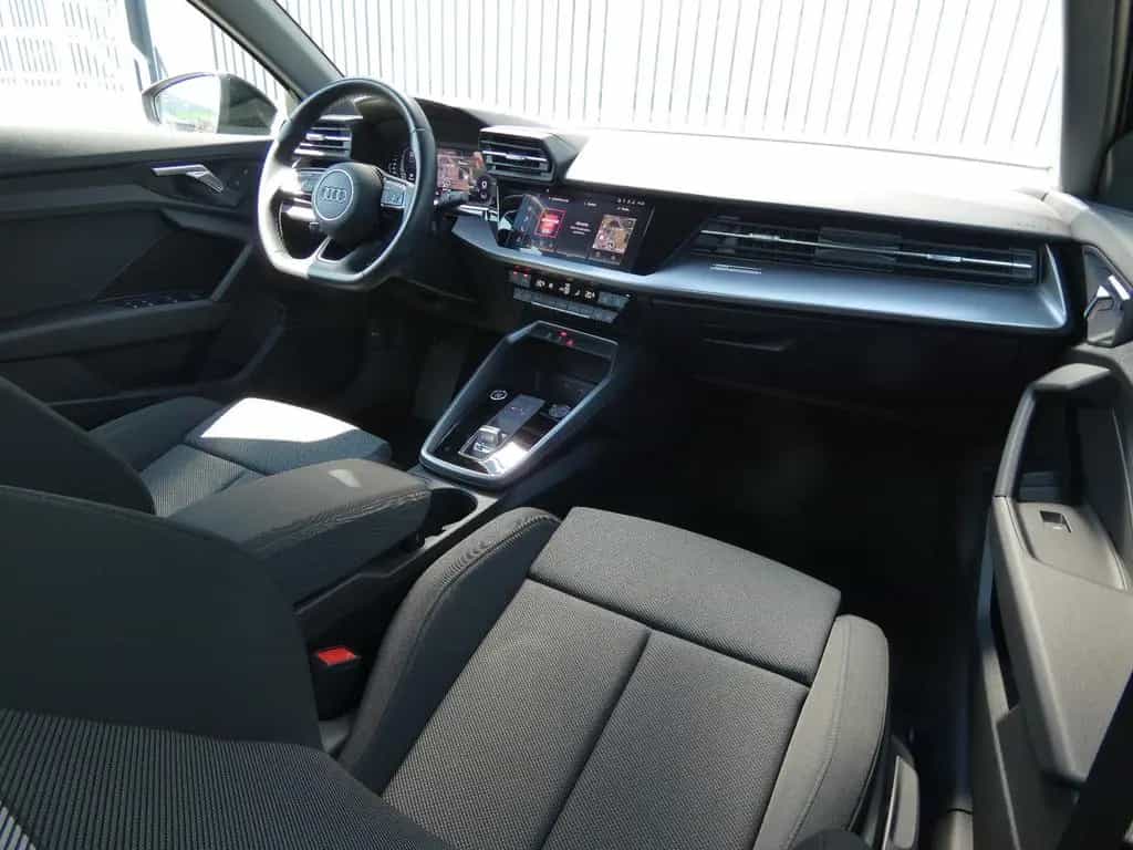 Audi A3 30 TDI Lim S tronic Advanced LED Navi ACC 18" 02/2024-photo-1