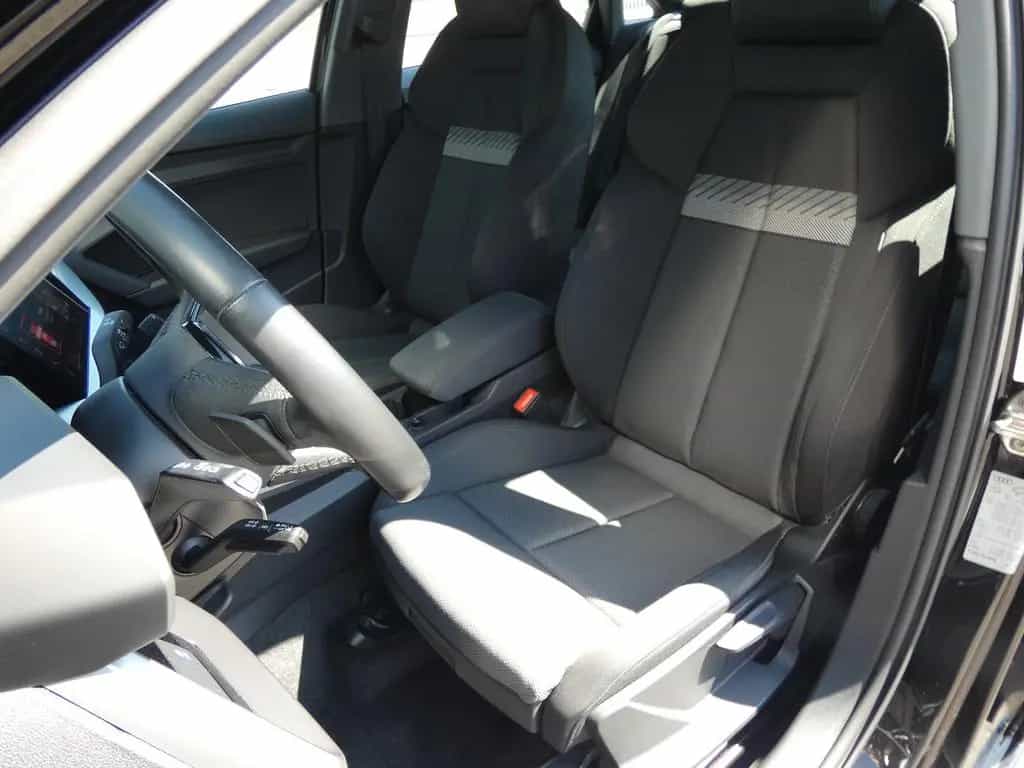Audi A3 30 TDI Lim S tronic Advanced LED Navi ACC 18" 02/2024-photo-4