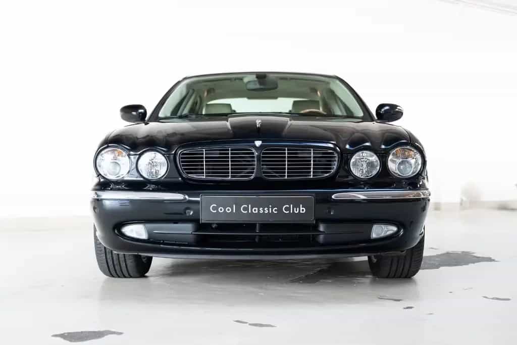 Jaguar XJ 3.5 V8 - Low Mileage - R Design - 07/2005-photo-1