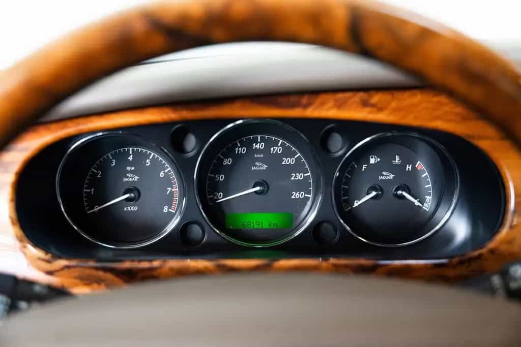Jaguar XJ 3.5 V8 - Low Mileage - R Design - 07/2005-photo-10