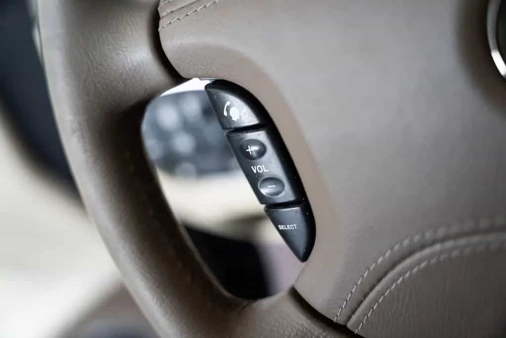 Jaguar XJ 3.5 V8 - Low Mileage - R Design - 07/2005-photo-11