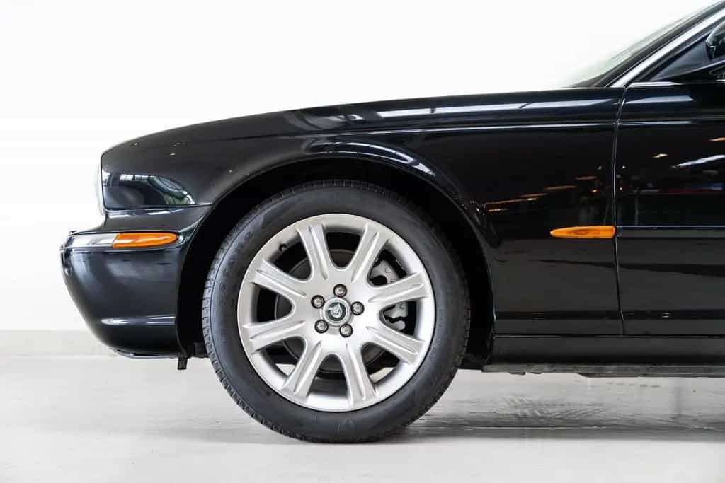 Jaguar XJ 3.5 V8 - Low Mileage - R Design - 07/2005-photo-22