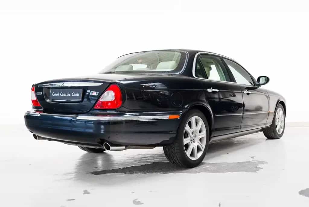 Jaguar XJ 3.5 V8 - Low Mileage - R Design - 07/2005-photo-3