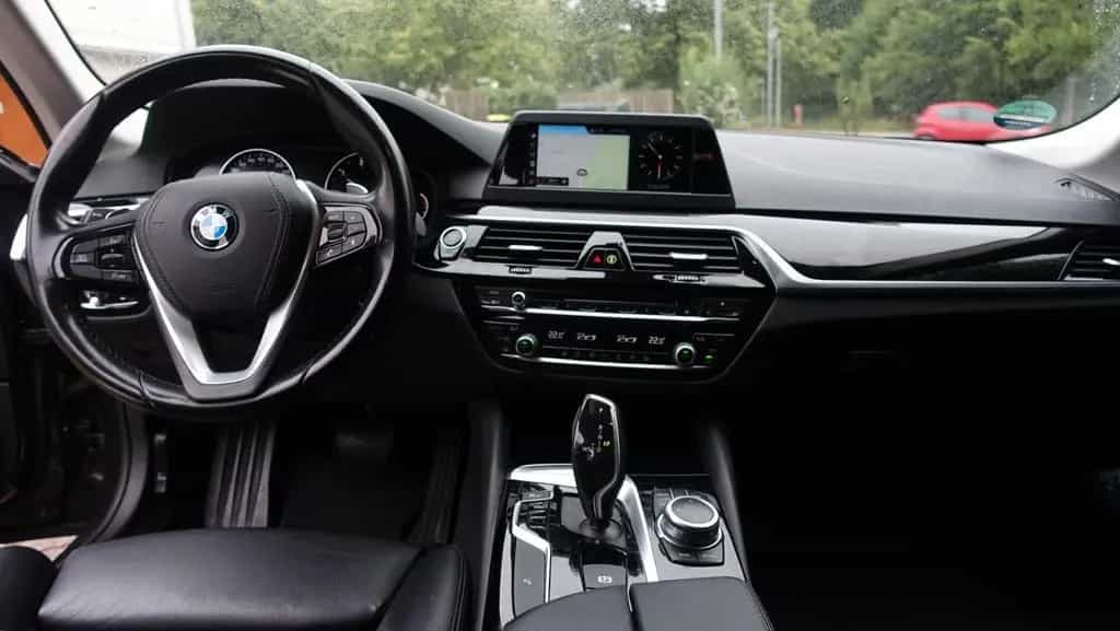BMW 520 d xDrive Touring Allradantrieb 02/2019-photo-6