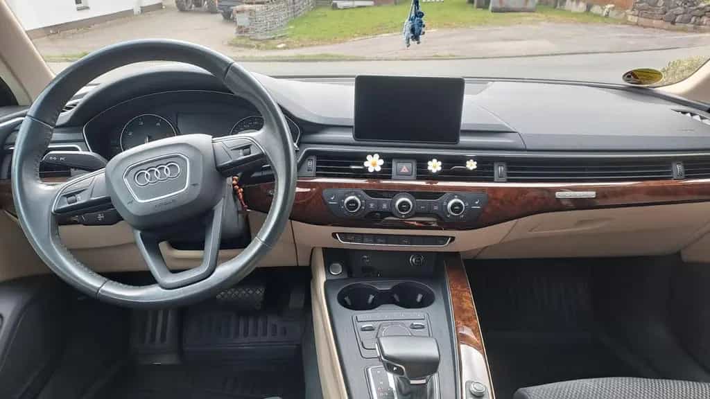 Audi A4 40 TDI S tronic quattro Avant - 09/2019-photo-2