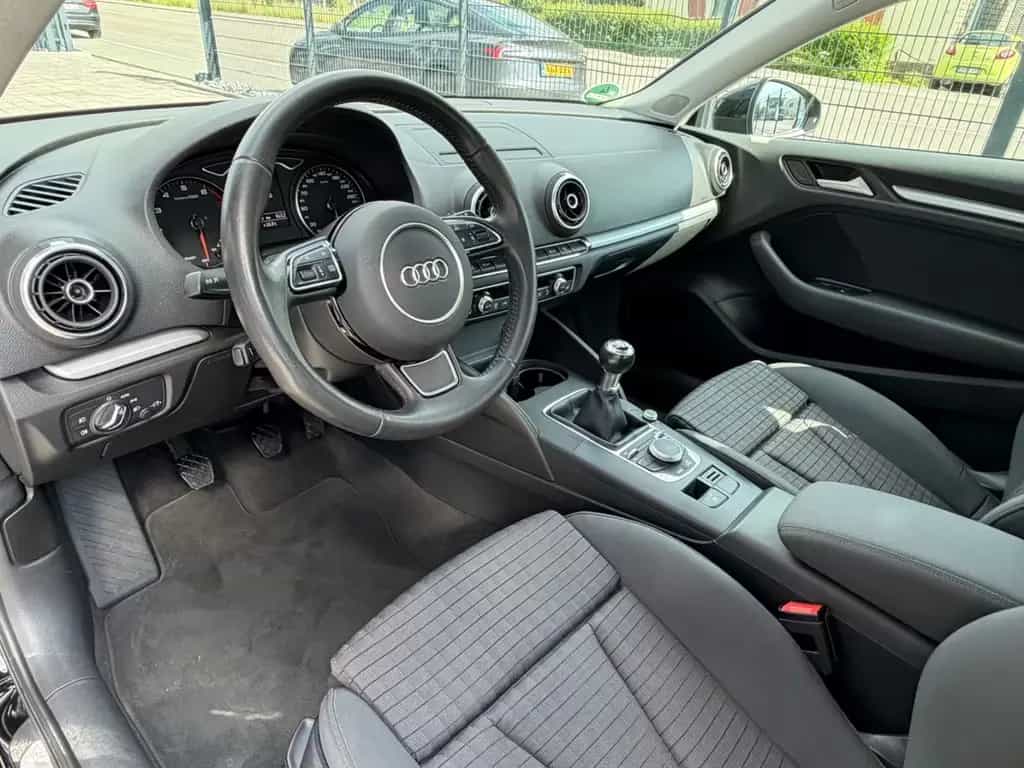 Audi A3 Ambition Ultra*SHZG*SPORT*BLACK*PDC*TOP 05/2016-photo-6