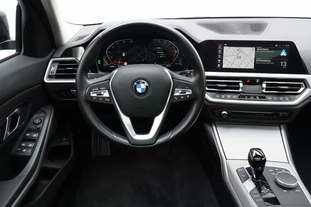 BMW 320 d Touring Panoramadach PDC LED  SHZ DAB 07/2022-photo-12