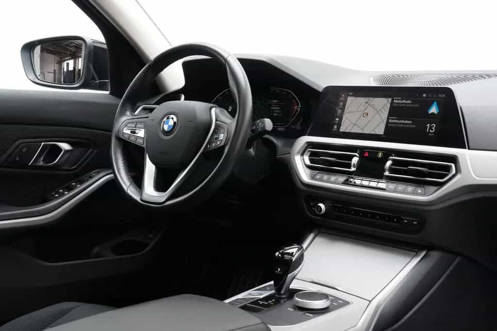 BMW 320 d Touring Panoramadach PDC LED  SHZ DAB 07/2022-photo-14