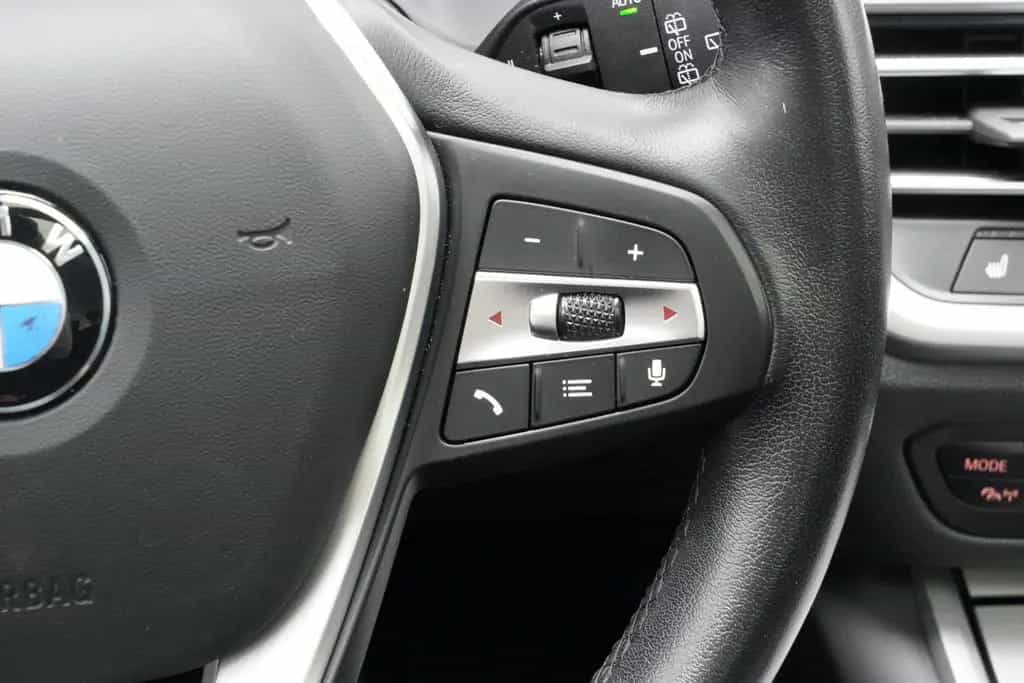 BMW 320 d Touring Panoramadach PDC LED  SHZ DAB 07/2022-photo-26