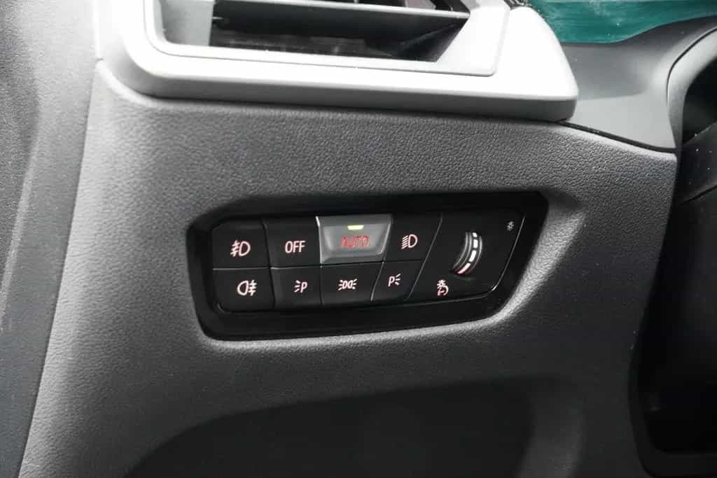 BMW 320 d Touring Panoramadach PDC LED  SHZ DAB 07/2022-photo-32