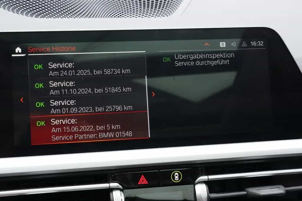 BMW 320 d Touring Panoramadach PDC LED  SHZ DAB 07/2022-photo-35