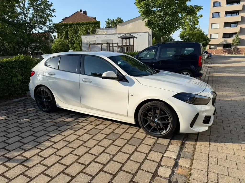 BMW 120 TOP - BMW 120i M Sport Steptronic M Sport mit 07/2021-photo-7